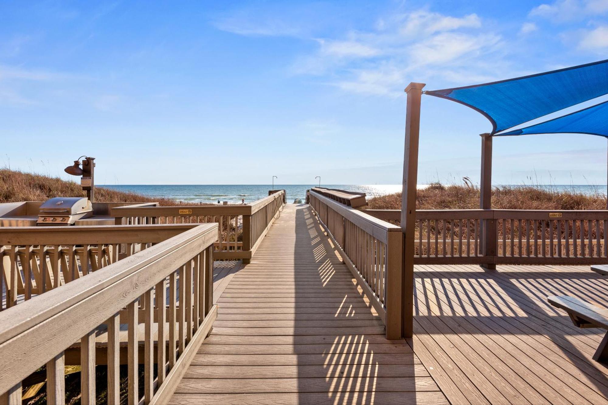 Gulf Front Master Bedroom! 2 Pools & Hot Tubs! Sleeps 8! Panama City Beach Extérieur photo