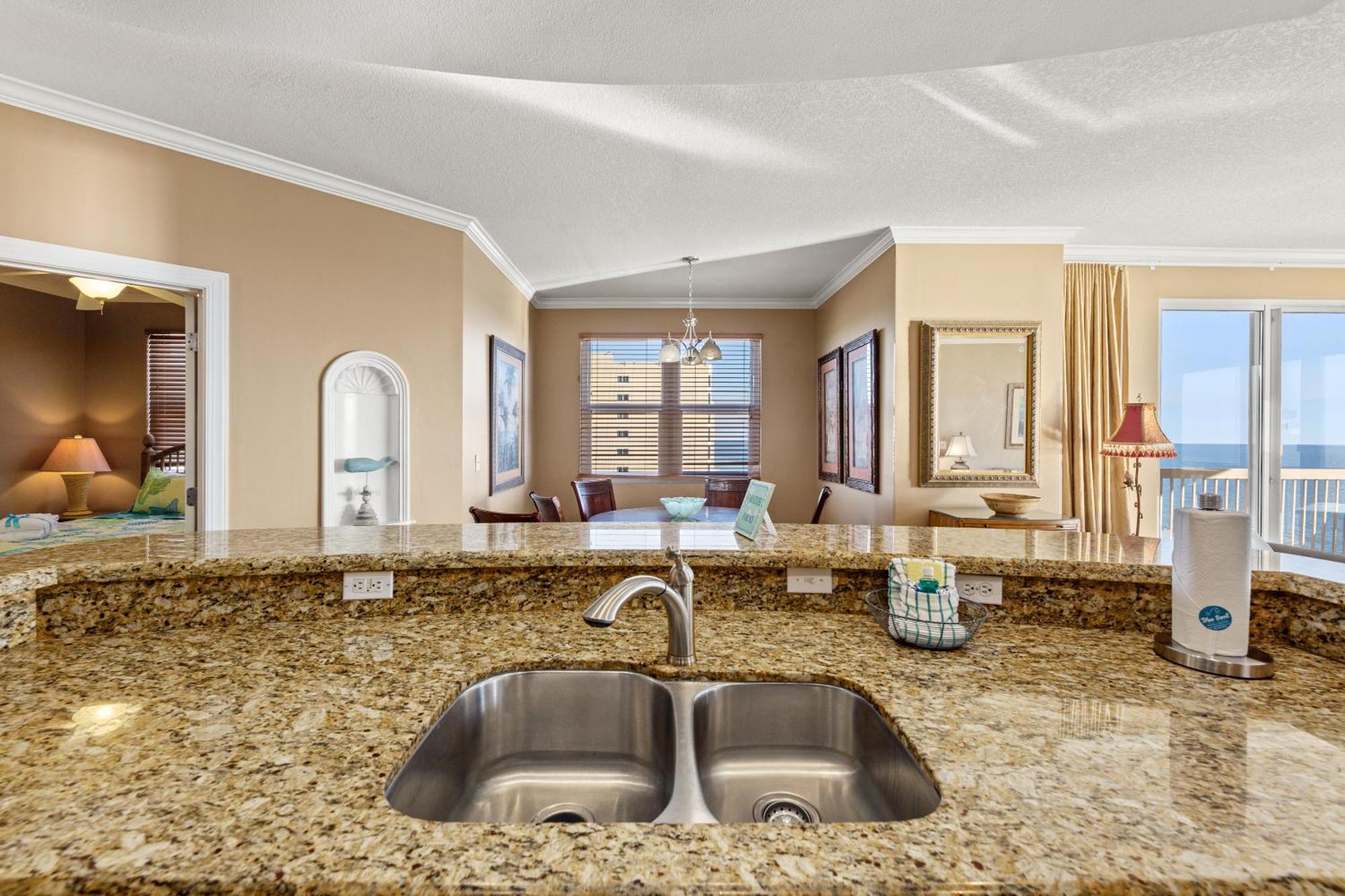 Gulf Front Master Bedroom! 2 Pools & Hot Tubs! Sleeps 8! Panama City Beach Extérieur photo